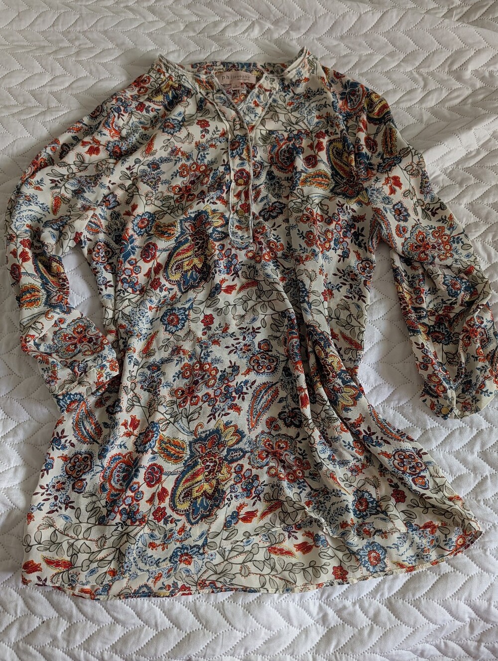 Women's Cream Paisley Floral Long-Sleeve Tunic Top